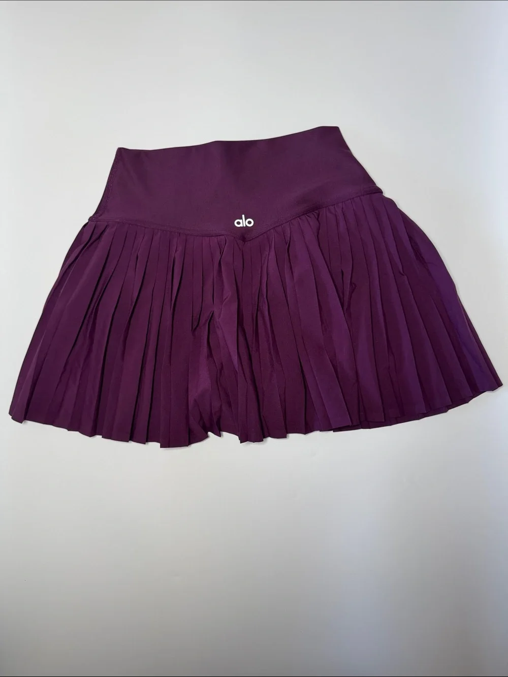 ALO Yoga Grand Slam Skirt in Plum Purple